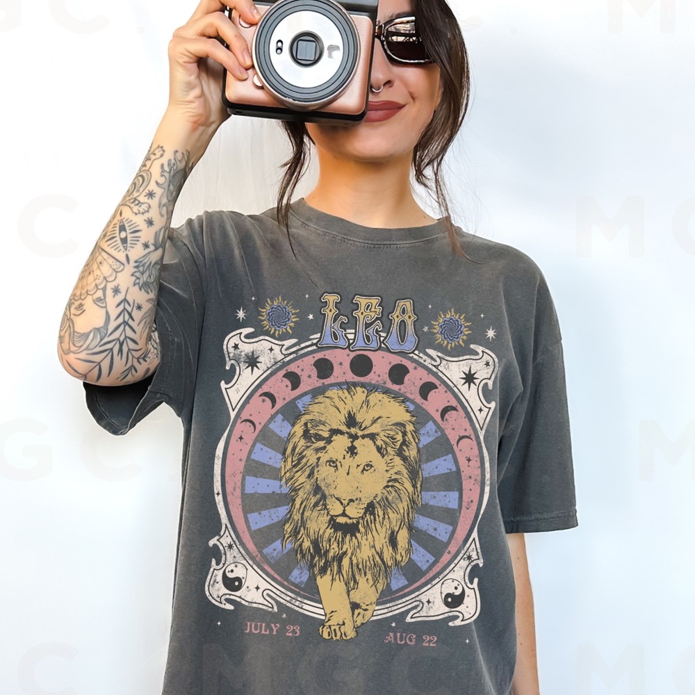 Comfort Colors Leo Zodiac Astrology Celestial Distressed Graphic Tee